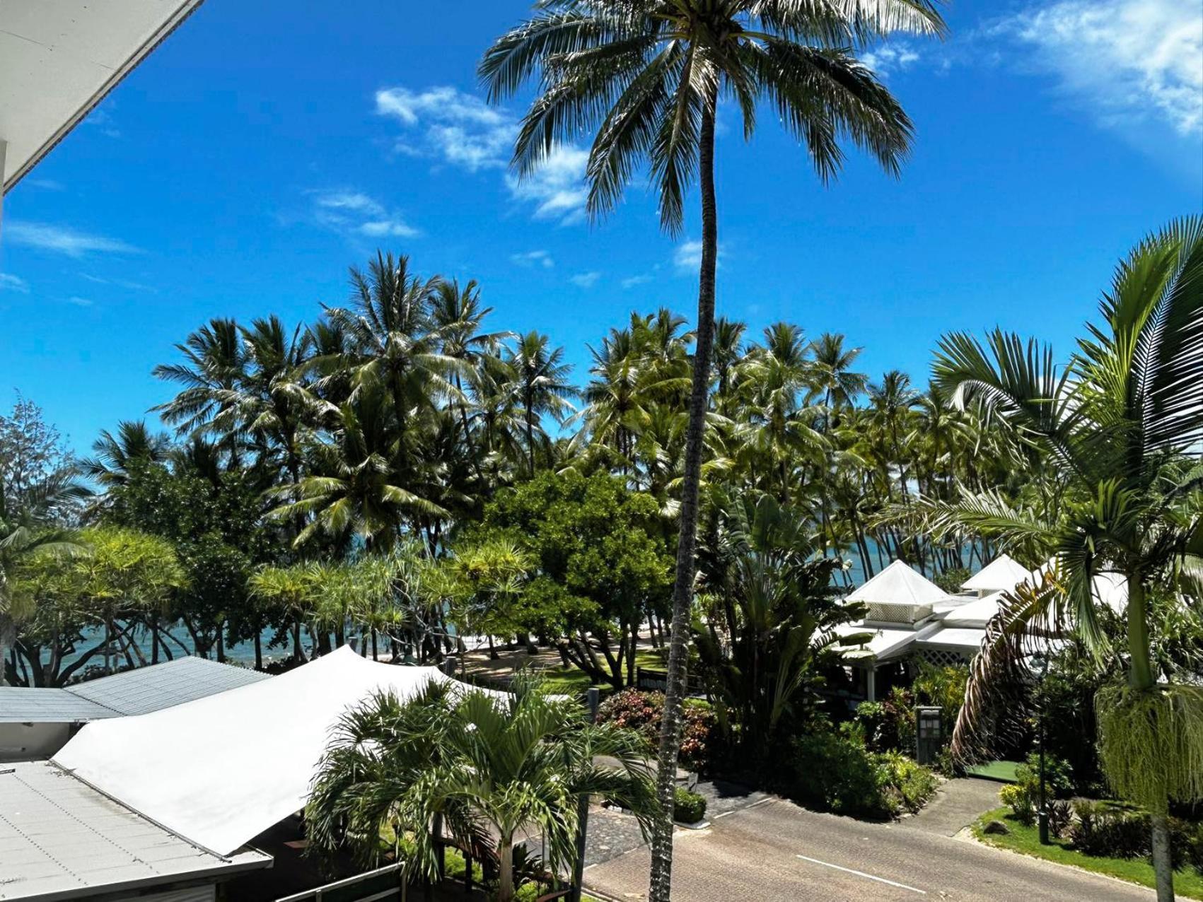 Palm Cove Beachside Apartments - Pool And Garden Views Bagian luar foto