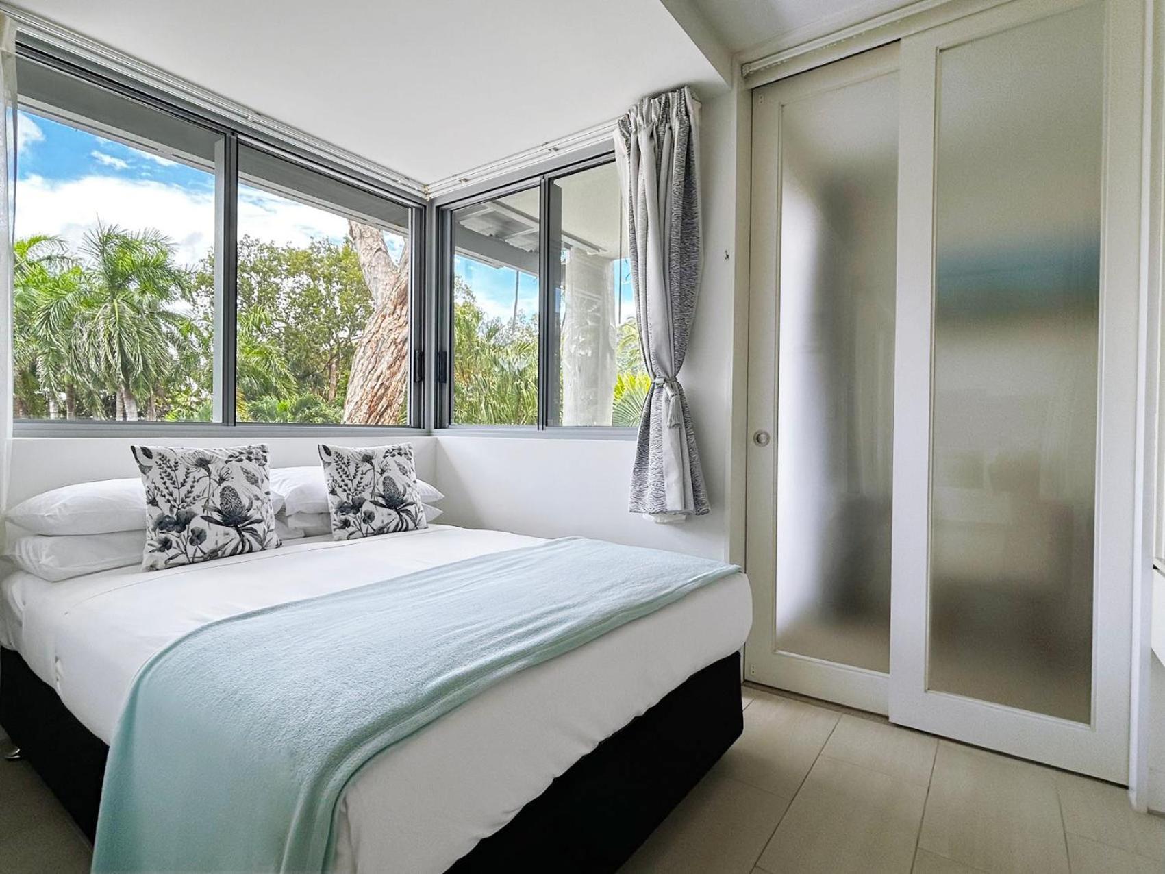 Palm Cove Beachside Apartments - Pool And Garden Views Bagian luar foto