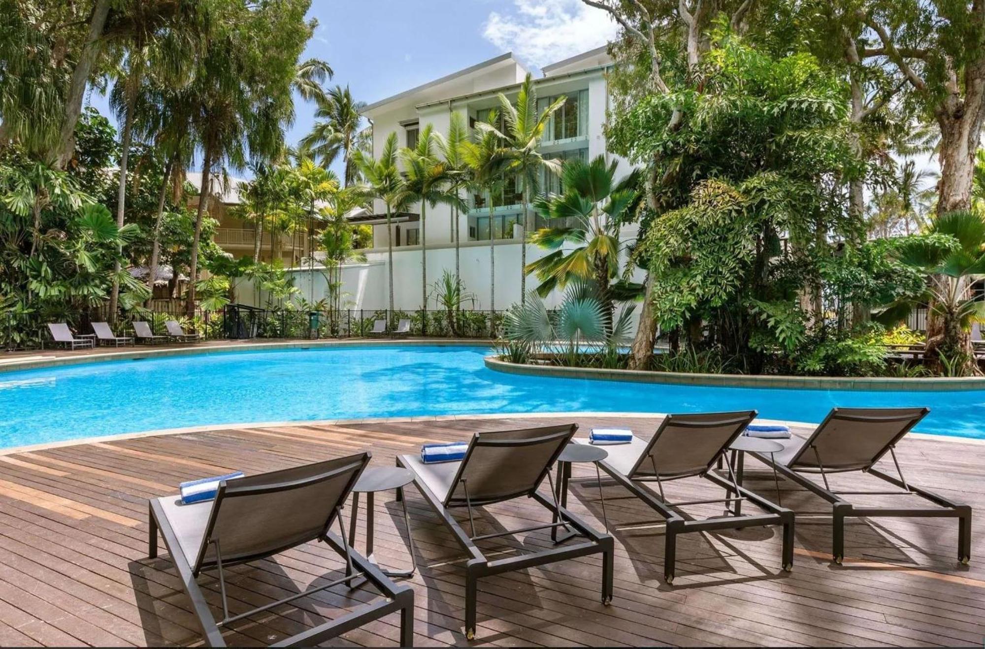Palm Cove Beachside Apartments - Pool And Garden Views Bagian luar foto